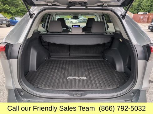 Used 2024 Toyota RAV4 XLE AWD/4WD image 20