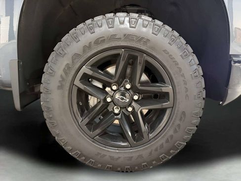 Used 2021 Chevrolet Silverado 1500 Custom Trail Boss AWD/4WD image 40
