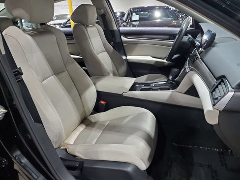 Used 2018 Honda Accord LX image 13
