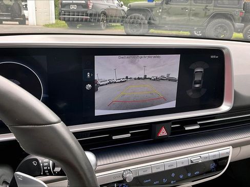 Used 2025 Hyundai Ioniq 6 SEL RWD image 17
