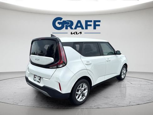Used 2024 Kia Soul LX w/ Option Group 015 FWD image 15