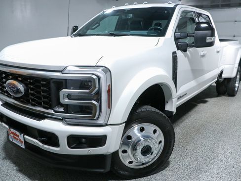 Used 2025 Ford F450 Platinum w/ FX4 Off-Road Package AWD/4WD image 35