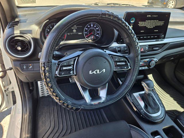 Used 2023 Kia Forte GT-Line w/ GT-Line Technology Package FWD image 9