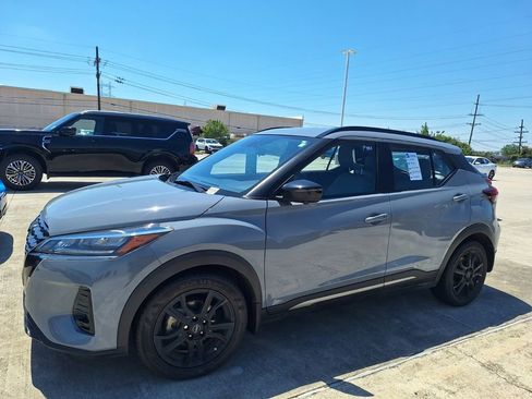 Used 2023 Nissan Kicks SR w/ SR Premium Package FWD image 1