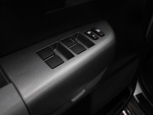 Used 2013 Toyota Tundra 4x4 CrewMax image 13