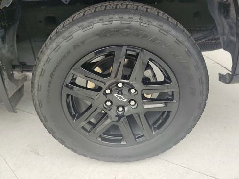 Certified 2023 Chevrolet Silverado 1500 Custom image 25