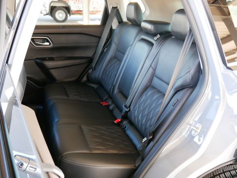 Used 2022 Nissan Rogue Platinum w/ Head-Up Display Package image 22