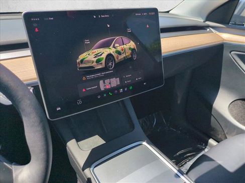 Used 2023 Tesla Model Y Long Range AWD/4WD image 15