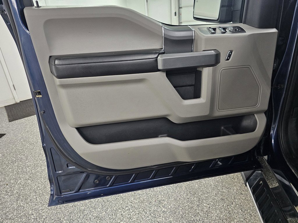Used 2017 Ford F150 XLT w/ Equipment Group 302A Luxury AWD/4WD image 16