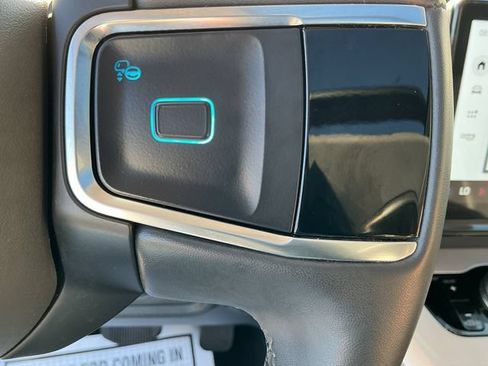 Certified 2025 Ford Expedition Active AWD/4WD image 19