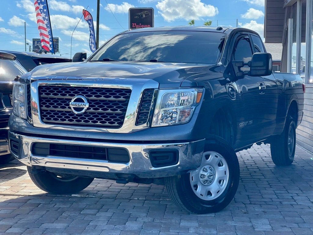 Used 2017 Nissan Titan SV AWD/4WD image 24