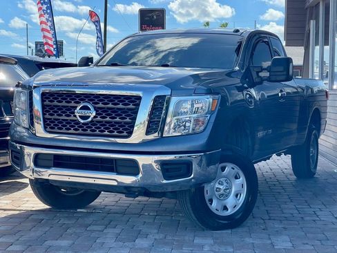 Used 2017 Nissan Titan SV image 24