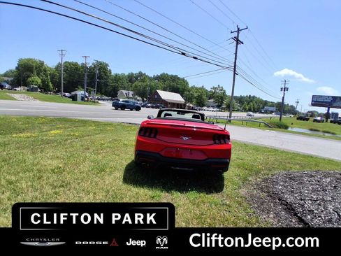 Used 2025 Ford Mustang Premium RWD image 28