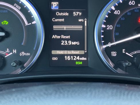 Certified 2019 Toyota Highlander XLE image 29