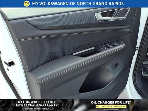 New 2026 Volkswagen Atlas Cross Sport SEL R-Line image 5