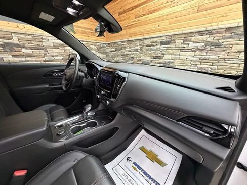 Used 2023 Chevrolet Traverse RS AWD/4WD image 15