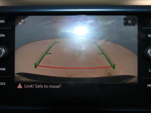 Used 2024 Volkswagen Taos SE image 13