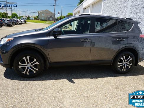 Used 2016 Toyota RAV4 LE AWD/4WD image 4