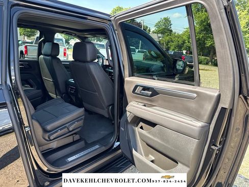Used 2025 Chevrolet Suburban RST w/ Comfort Package AWD/4WD image 23