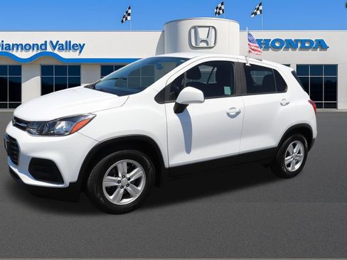 Used 2020 Chevrolet Trax LS FWD image 3
