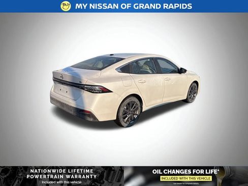 New 2026 Nissan Sentra SL image 2