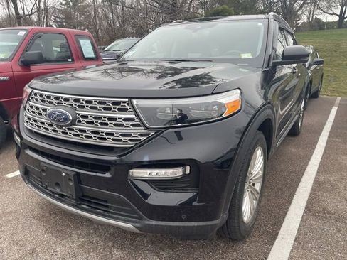 Used 2023 Ford Explorer Limited w/ Limited Technology Package image 2