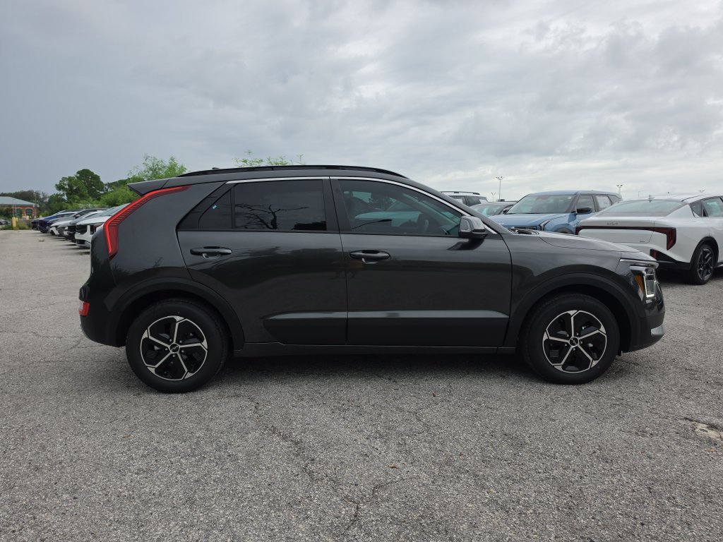 New 2026 Kia Niro EX FWD image 9