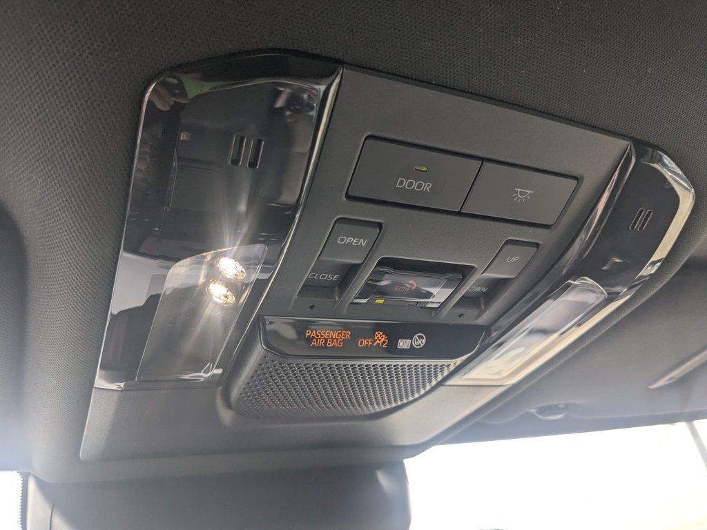 Used 2024 Lexus GX 550 AWD/4WD image 9