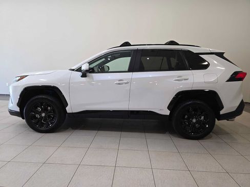 Certified 2024 Toyota RAV4 SE w/ Convenience Package AWD/4WD image 3