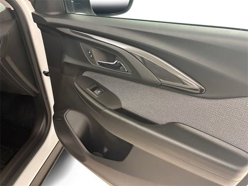 Certified 2022 Chevrolet TrailBlazer LT w/ Driver Confidence Package image 15