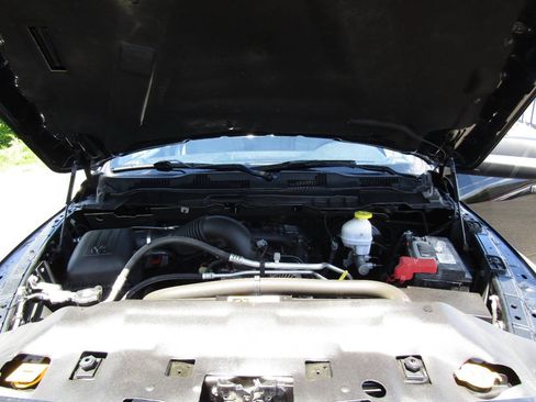 Used 2022 RAM 1500 Classic SLT AWD/4WD image 24