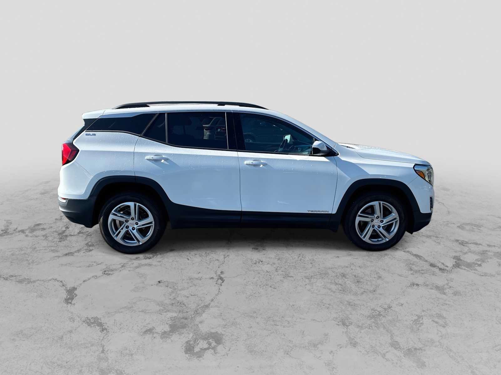 Used 2019 GMC Terrain SLE w/ Infotainment Package I AWD/4WD image 9