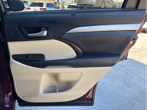 Used 2015 Toyota Highlander XLE AWD/4WD image 19