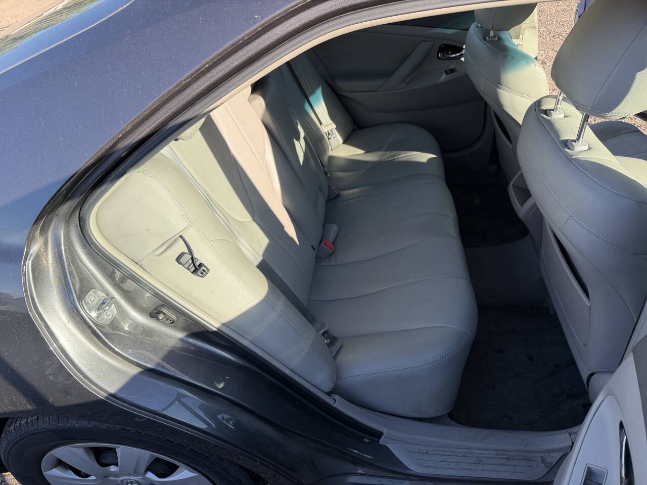 Used 2011 Toyota Camry LE FWD image 25