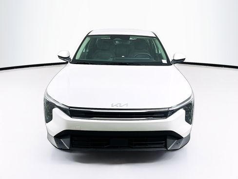 Used 2025 Kia K4 FWD image 2