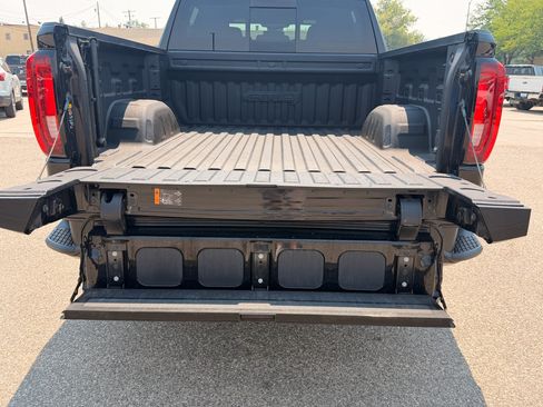 Used 2024 GMC Sierra 1500 AT4 w/ AT4 Preferred Package AWD/4WD image 21