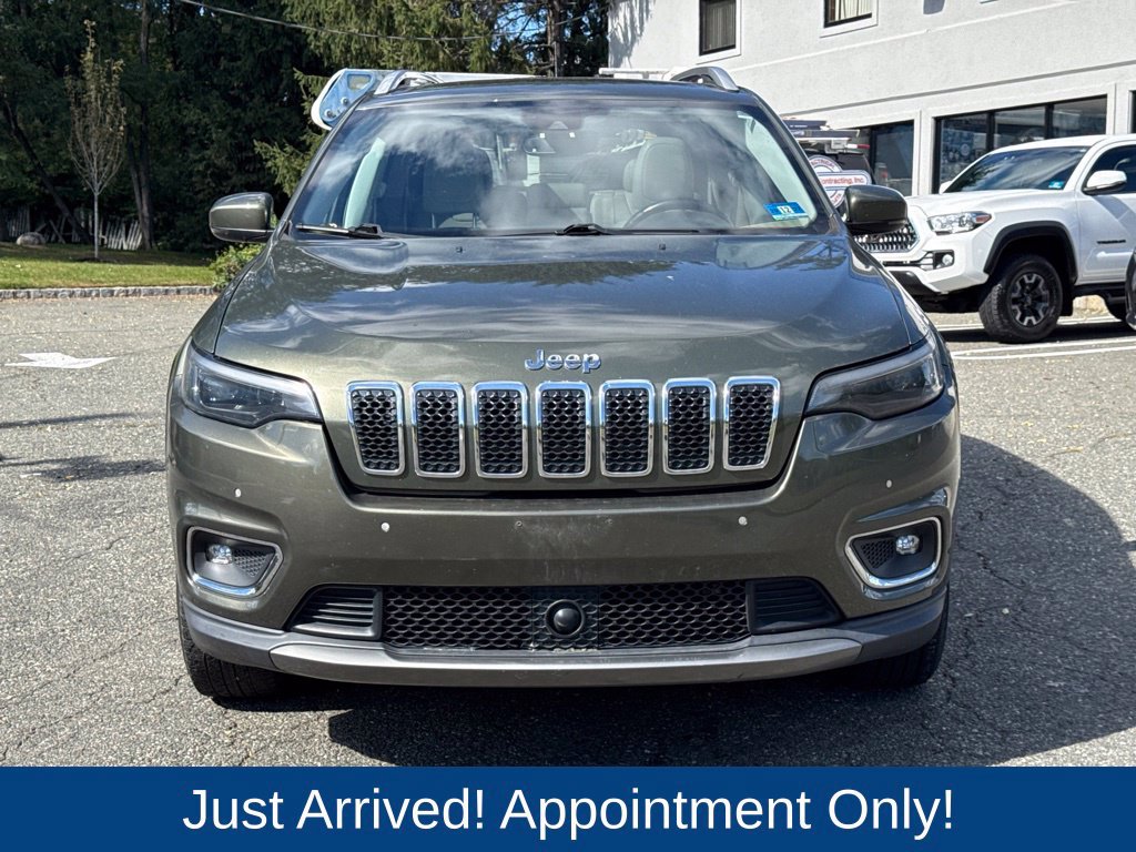 Used 2019 Jeep Cherokee Limited w/ Luxury Group AWD/4WD image 2