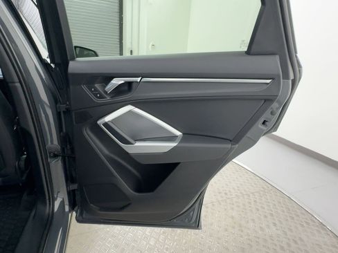 Used 2020 Audi Q3 2.0T Premium w/ Convenience Package image 29