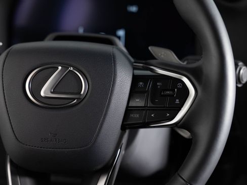 Used 2025 Lexus GX 550 w/ Cold Area Package AWD/4WD image 32