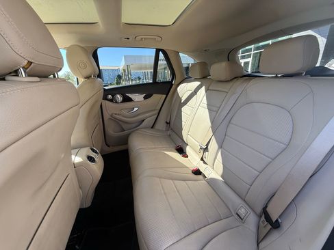 Used 2020 Mercedes-Benz GLC 300 image 22