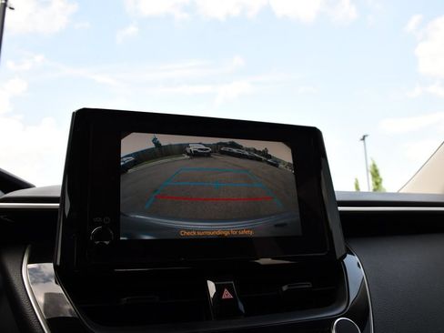 Used 2025 Toyota Corolla LE FWD image 17