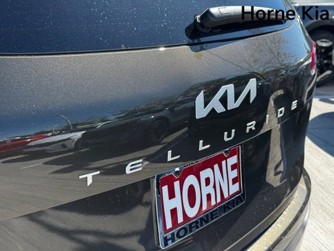 New 2025 Kia Telluride S image 9