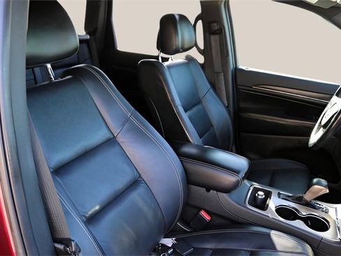 Used 2017 Jeep Grand Cherokee Limited w/ Trailer Tow Group IV image 19