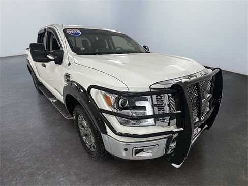 Certified 2019 Nissan Titan SL w/ Chrome Package image 1
