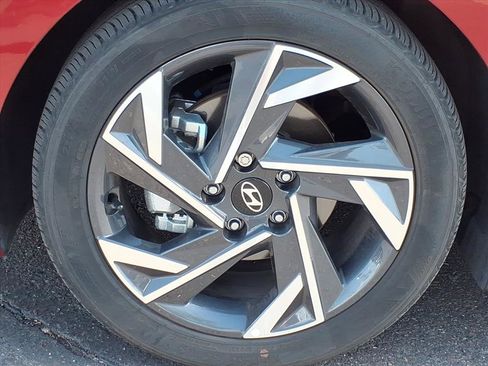 Certified 2025 Hyundai Elantra Sport image 9