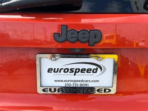 Used 2016 Jeep Renegade Trailhawk w/ Premium Trailhawk Package image 18