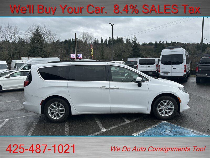 Used 2020 Chrysler Voyager Lxi FWD image 3
