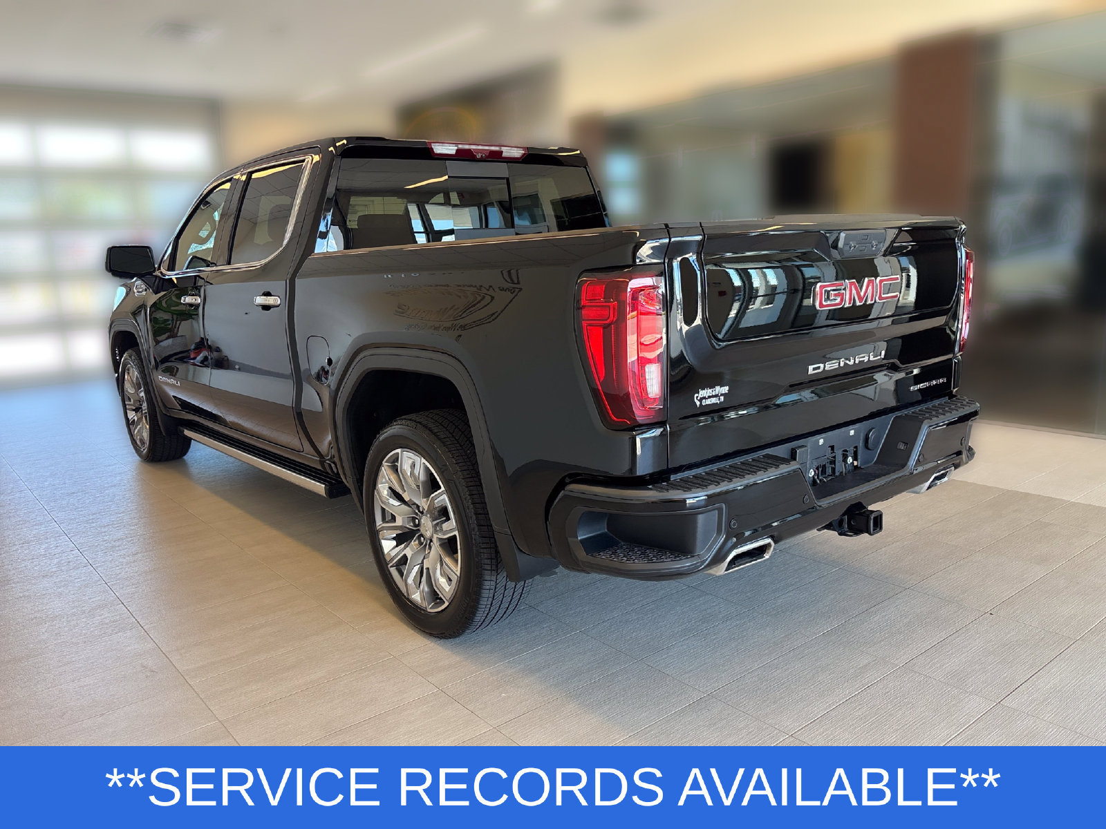 Used 2025 GMC Sierra 1500 Denali w/ Denali Reserve Package AWD/4WD image 3