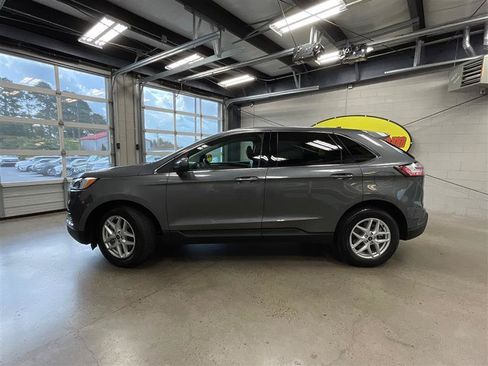 Used 2022 Ford Edge SEL w/ Cargo Accessory Package AWD/4WD image 2