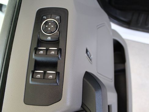 Used 2017 Ford F150 XL w/ Equipment Group 101A Mid AWD/4WD image 23